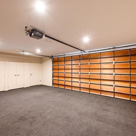 Luxury Lakeview Vista Apartment Уанака Екстериор снимка