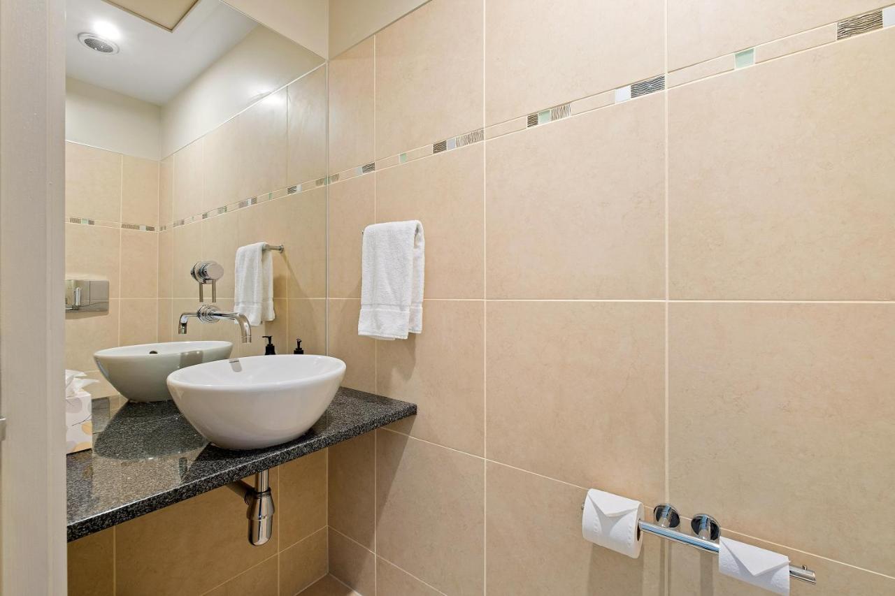 Luxury Lakeview Vista Apartment Уанака Екстериор снимка